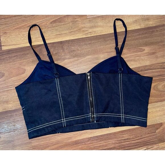 BCBG Seam Crop Top - NWT - Size Small - Picture 8 of 9